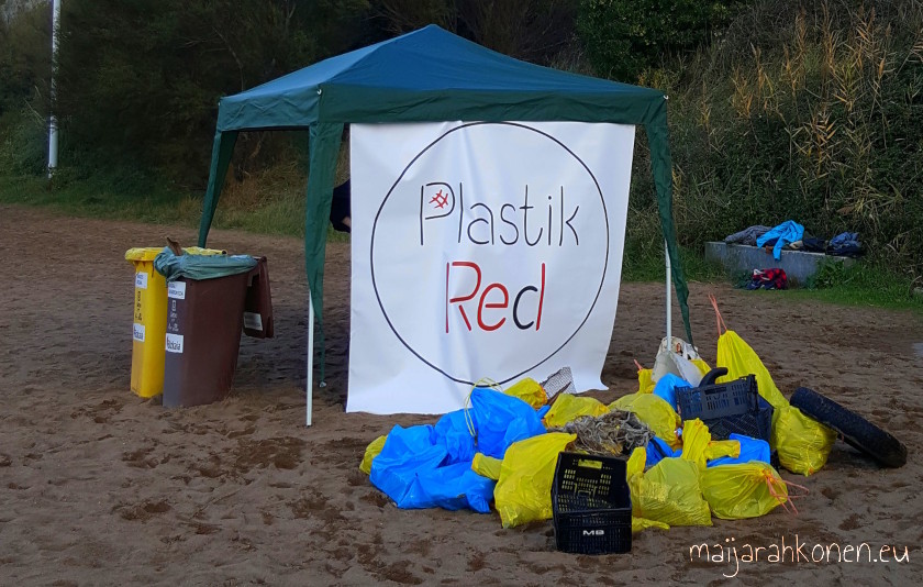 Plastic trash from Arrigunaga beach